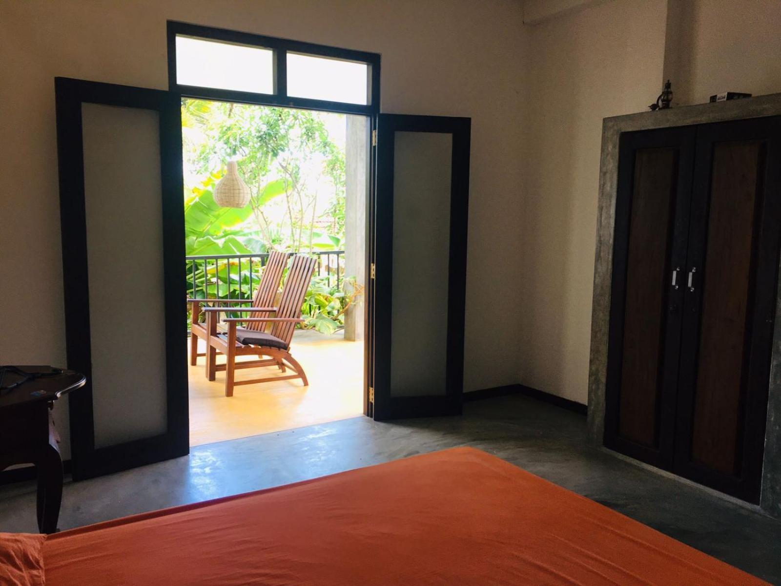 Om Villa Hikkaduwa Exterior photo