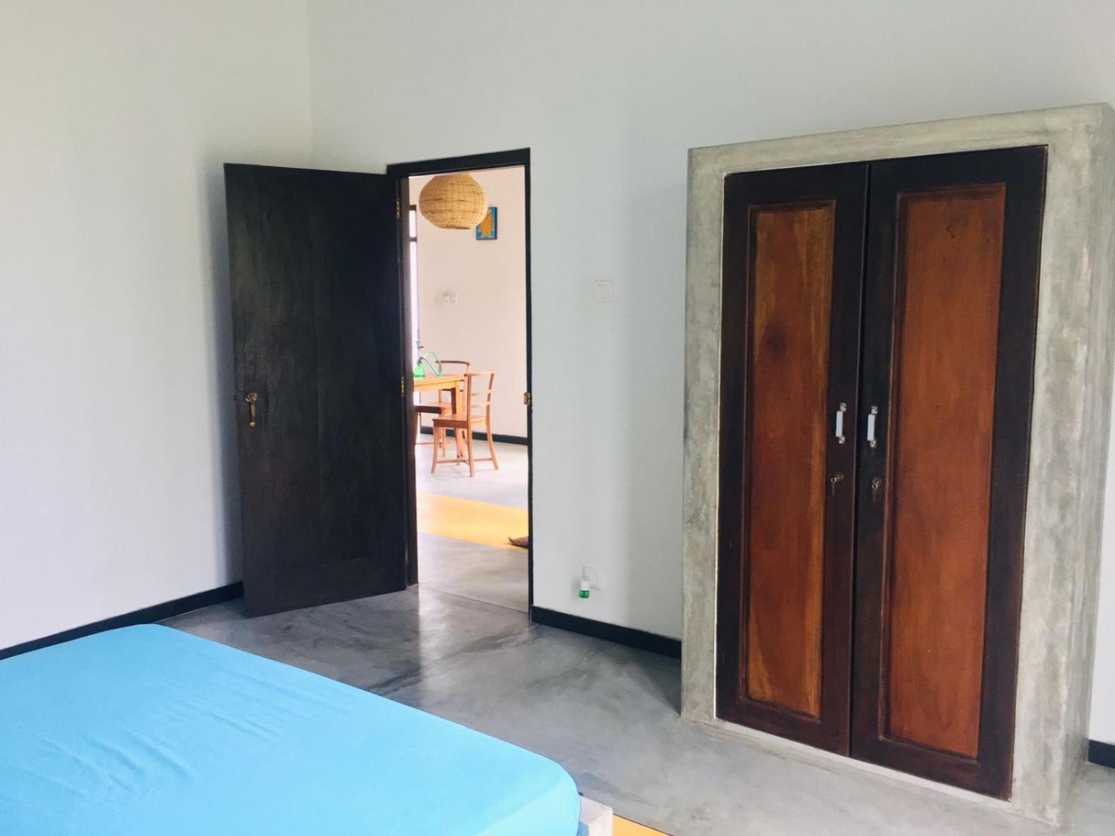 Om Villa Hikkaduwa Exterior photo