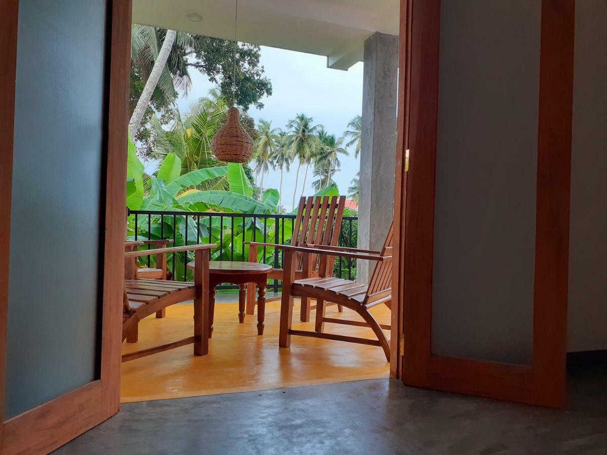 Om Villa Hikkaduwa Exterior photo