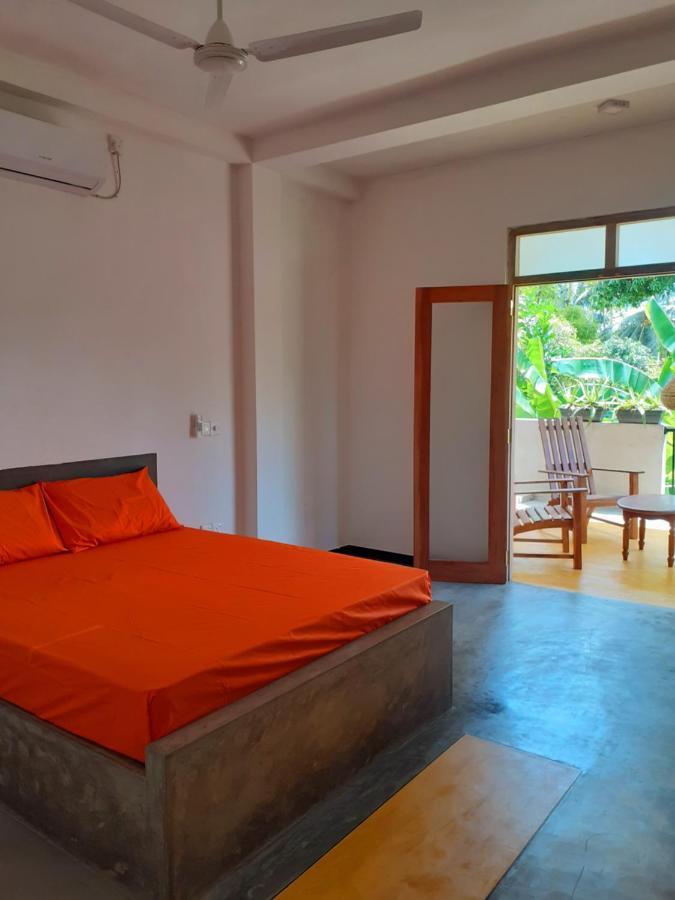 Om Villa Hikkaduwa Exterior photo